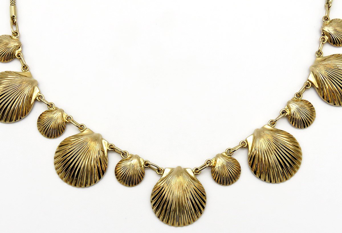 Stylish 14k Yellow Gold Seashell Scallop Clam Shells Necklace