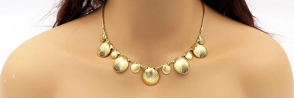 Stylish 14k Yellow Gold Seashell Scallop Clam Shells Necklace