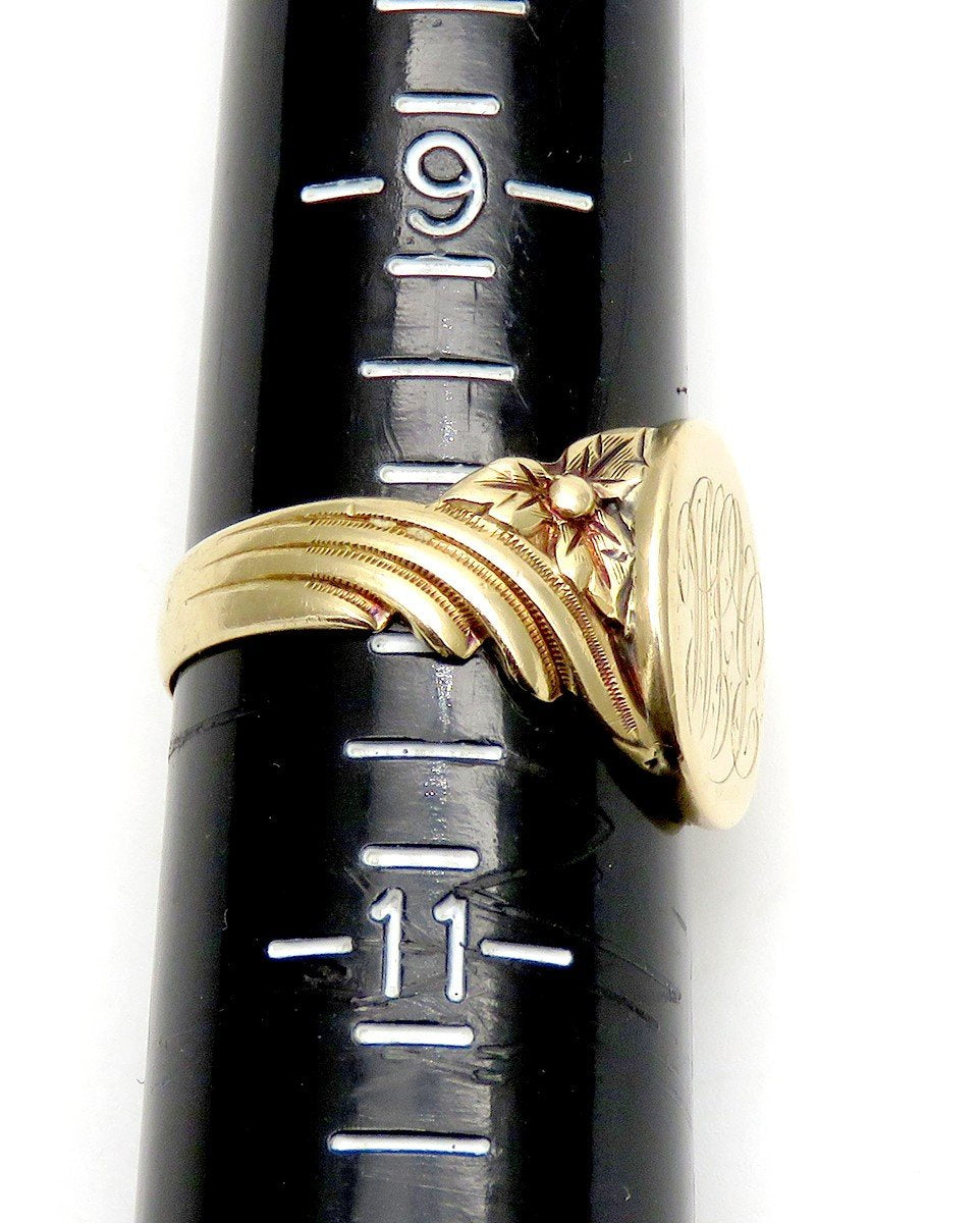 Antique Early 1900s American Yellow Gold Heavy Weight Signet Ring Floral Design