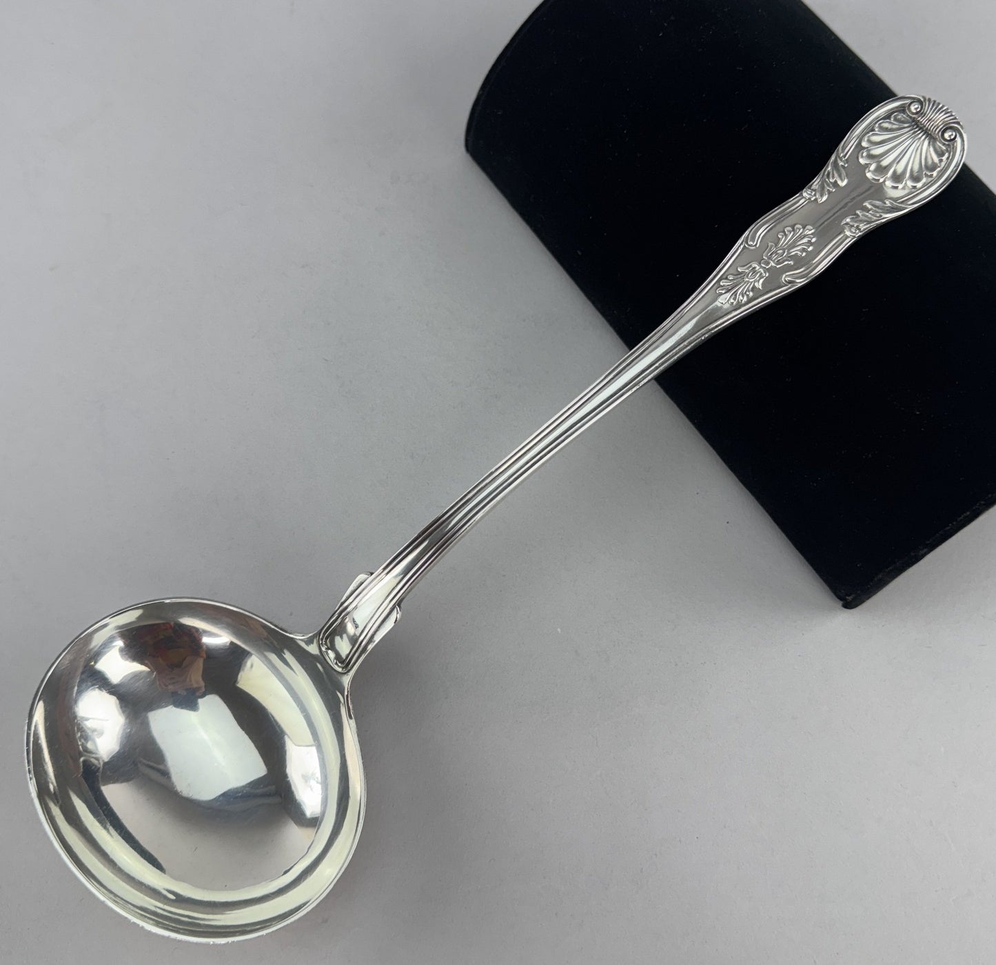 Fine Old c1815-1825 American Coin Silver Large Kings Punch Soup Ladle R W Wilson