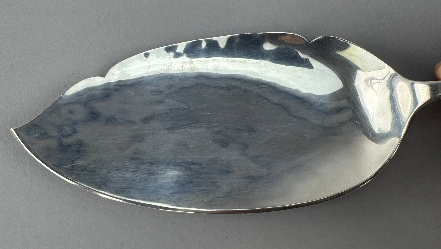 Fabulous Cartier Old Newbury Crafters Hand Wrought Sterling Silver Fish Server