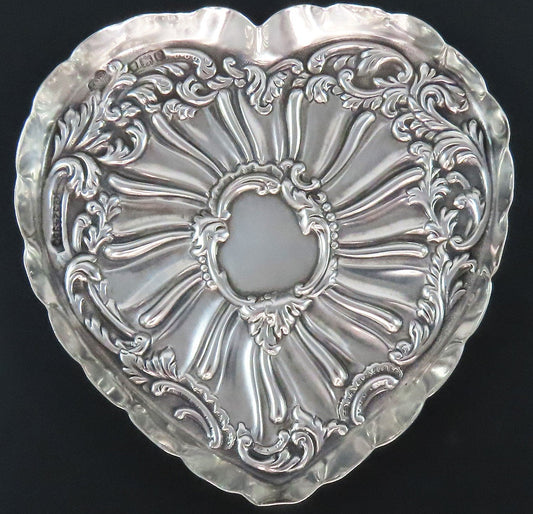 1900 Victorian Small English Sterling Silver Heart Dresser Tray Dish No Mono 4"