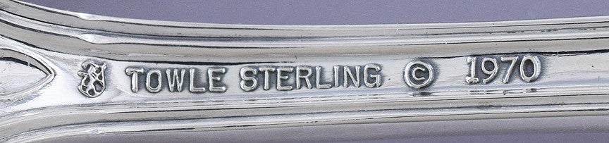 Nice Towle Sterling Silver Queen Elizabeth I Pierced Serving Spoon / Tablespoon