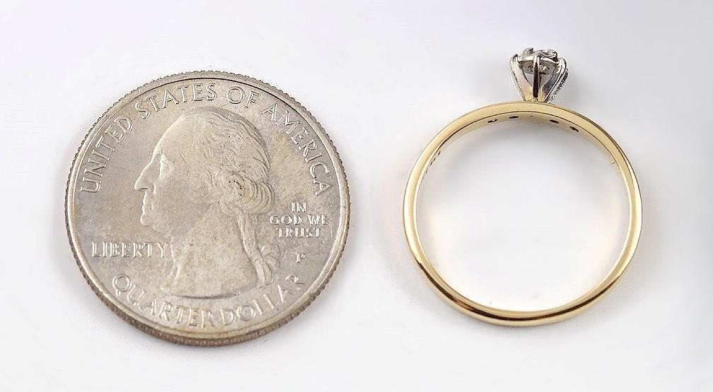 Sparkling VTG 14k Yellow Gold Diamond Solitaire w Accents Engagement Ring