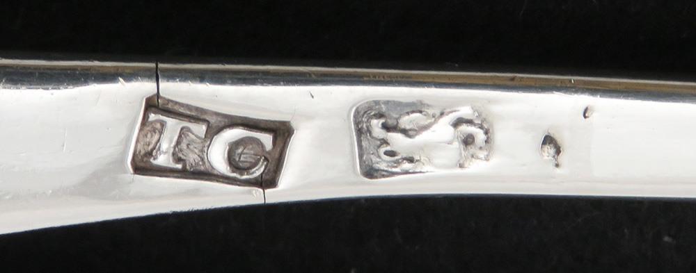 Antique 1775-85 Thomas Chawner Old English Tipt Sterling Silver Serving Spoon
