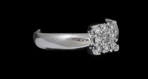 Eye Catching 14K White Gold Diamond Cluster Ring Size 6.5