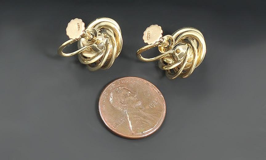 Awesome American 14k Yellow Gold and 6.7 mm Pearl Screwback Earrings