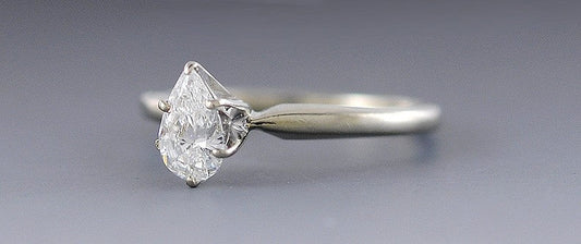 Exquisite Modern Pear-Cut .38ct Diamond & 14K White Gold Ring Size 5