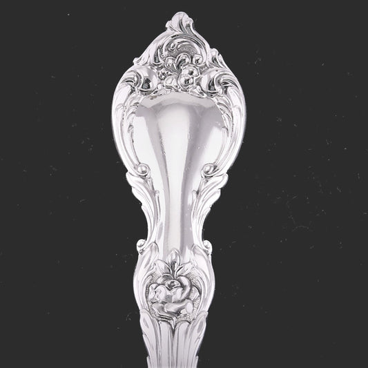 Fine set 9 Lunt Sterling Silver Alexandra Teaspoons