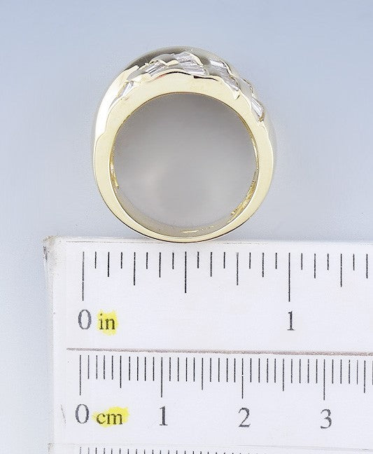 Stunning 18k Yellow Gold with 1-1.25ct Baguette Diamond Ring Size 7