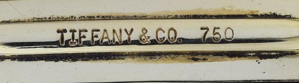 Handsome Tiffany & Co 18k Yellow Gold Ridged Oval Striped Cufflinks