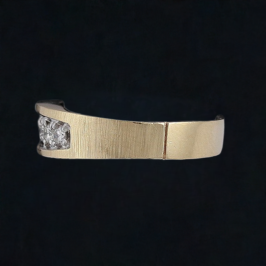 Eye Catching 14k Yellow Gold & Brilliant Diamond 5 Stone Ring