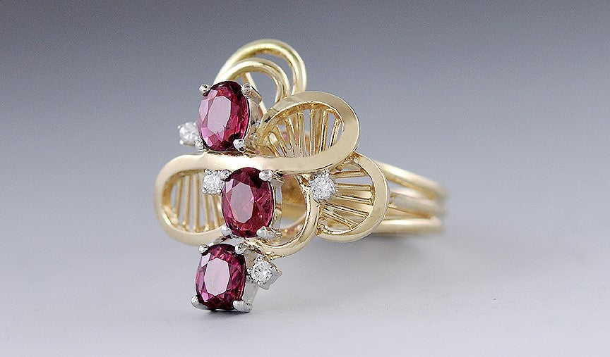 Lovely Ruby & Diamond 14K Yellow Gold Ring Size 6.75