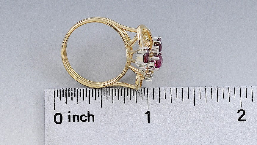 Lovely Ruby & Diamond 14K Yellow Gold Ring Size 6.75