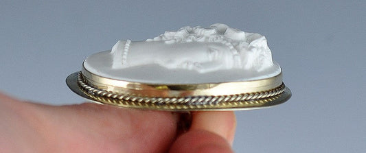 Delightful Antique Victorian Cameo Brooch in a Gold Plated Setting, c. 1880