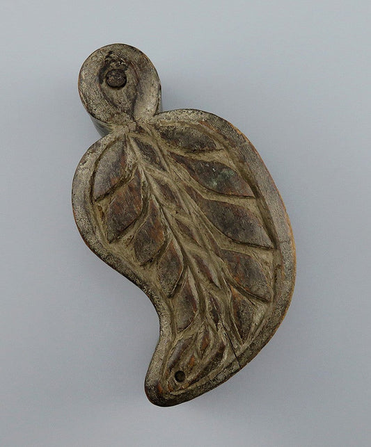 Neat VTG Hand Carved Indian Wooden Spice Box Leaf Shape Ganesh