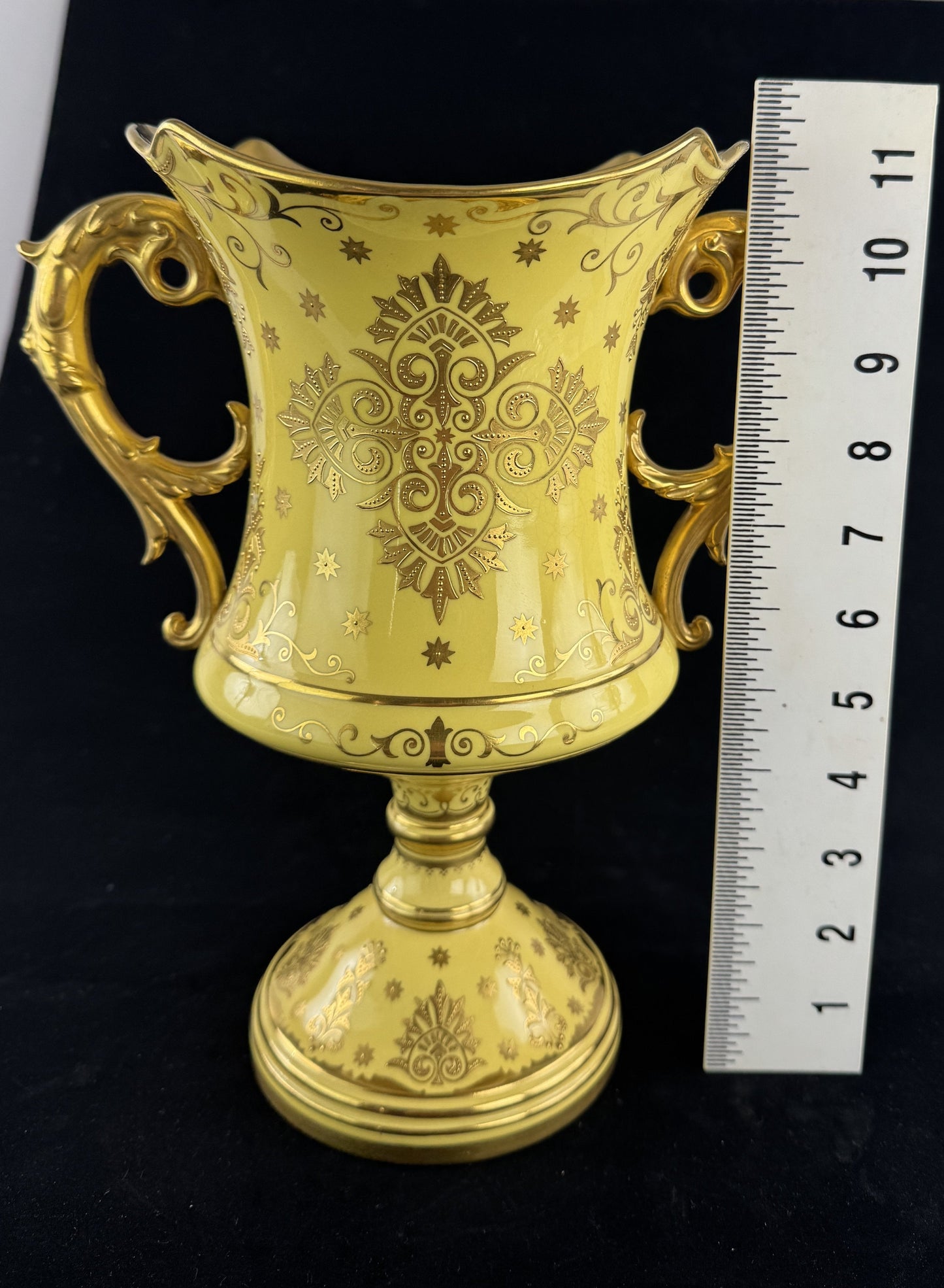 Wonderful c1900 English Coalport Yellow Gold Gilt Double Handle Urn Vase