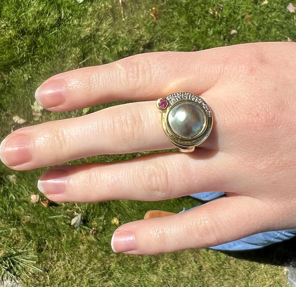 18k Yellow Gold Black Peacock Mabe Pearl Ruby Diamond Ring Michael Valitutti
