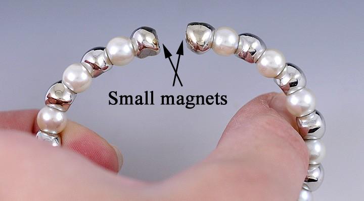 Heart 18K White Gold Pearl and Diamond Bracelet