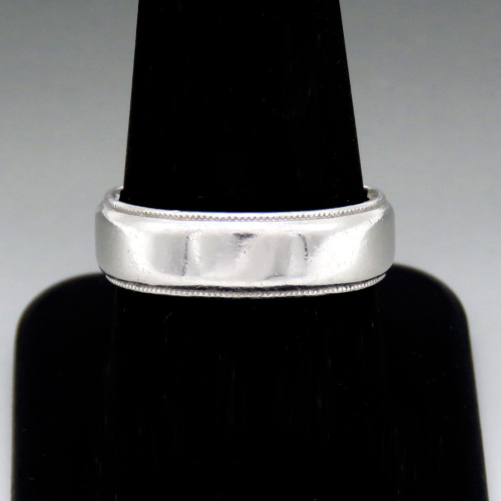 Timeless Platinum 6mm Wide Wedding Band Ring sz 9