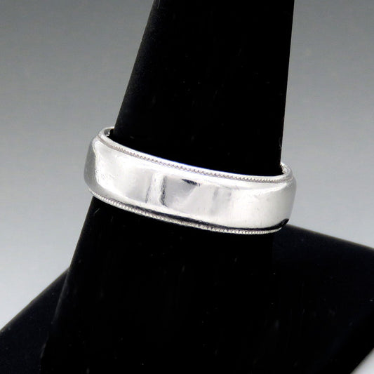 Timeless Platinum 6mm Wide Wedding Band Ring sz 9