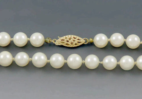 Vintage Individually Knotted 6.7mm Pearl Strand Beaded Necklace 14K Gold Clasp