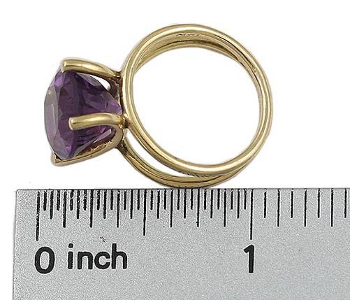 Striking 14K Yellow Gold Vibrant 7CT Purple Amethyst Ring Size 5.75