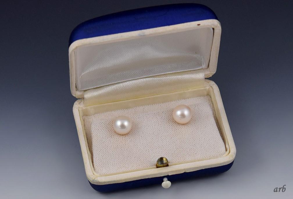 Luscious 14k Yellow Gold and Saltwater Pearl Pierced Earring Studs w/ Box
