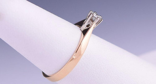 18k Yellow Gold Modern Brilliant Cut Diamond Solitaire Engagement Ring