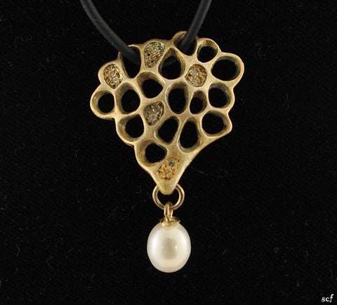 Stunning Pearl Diamond and Sterling Silver Honeycomb Pendant Necklace