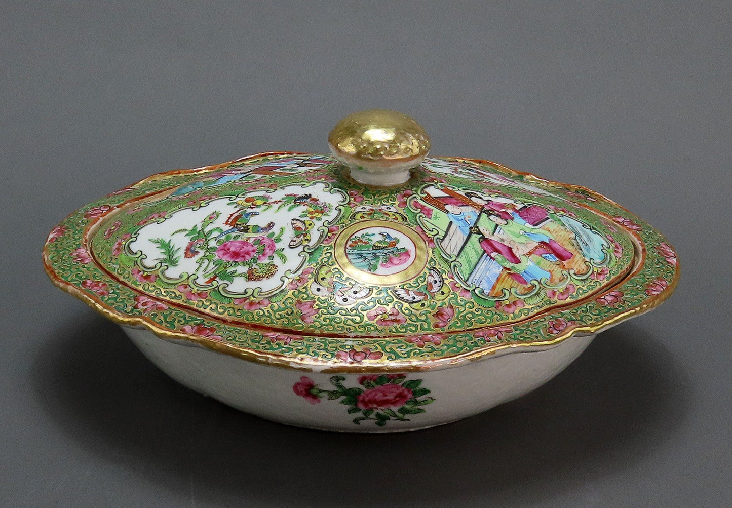 Lovely Chinese Export Porcelain Famille Rose Medallion Covered Dish c1860