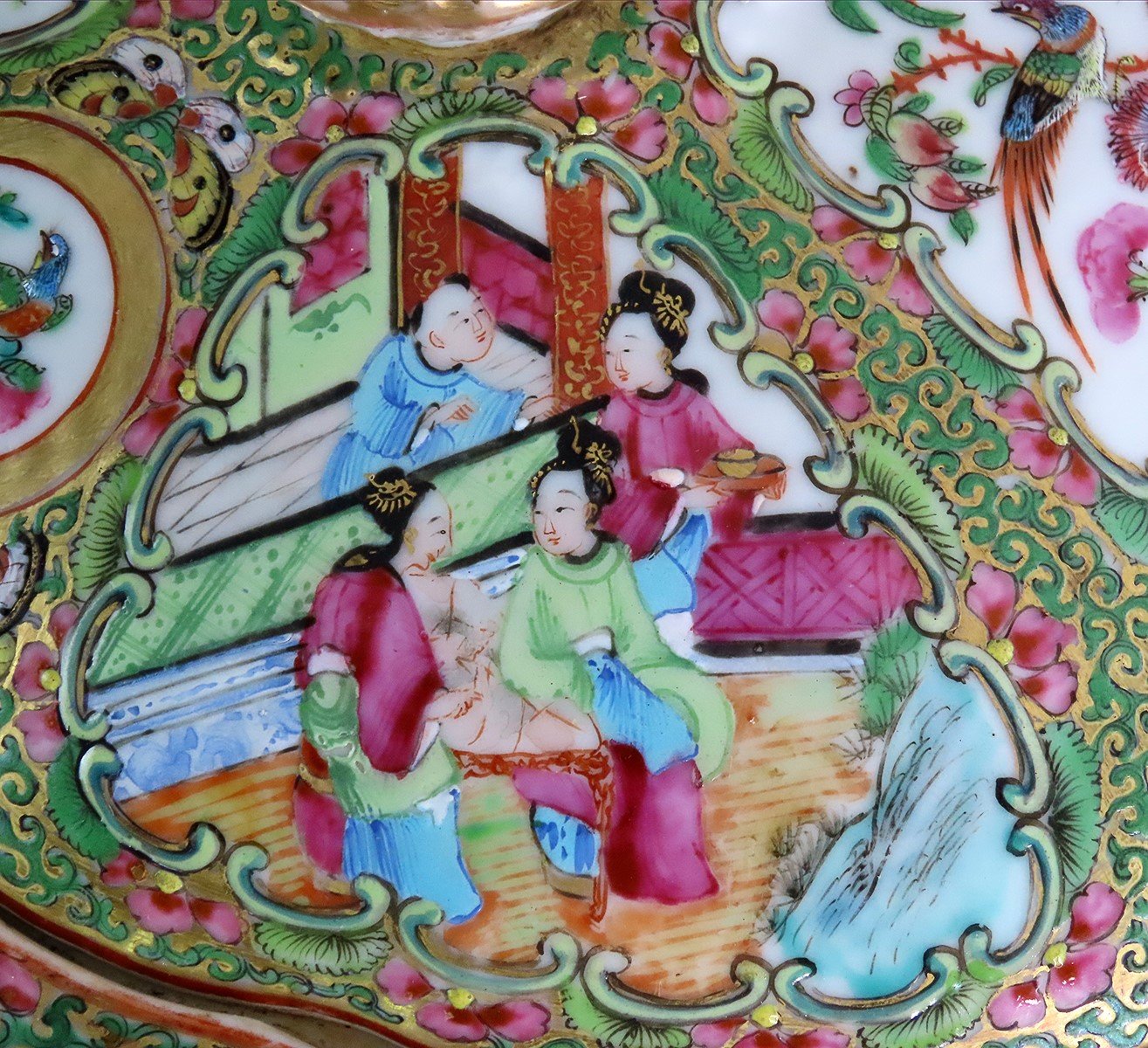 Lovely Chinese Export Porcelain Famille Rose Medallion Covered Dish c1860