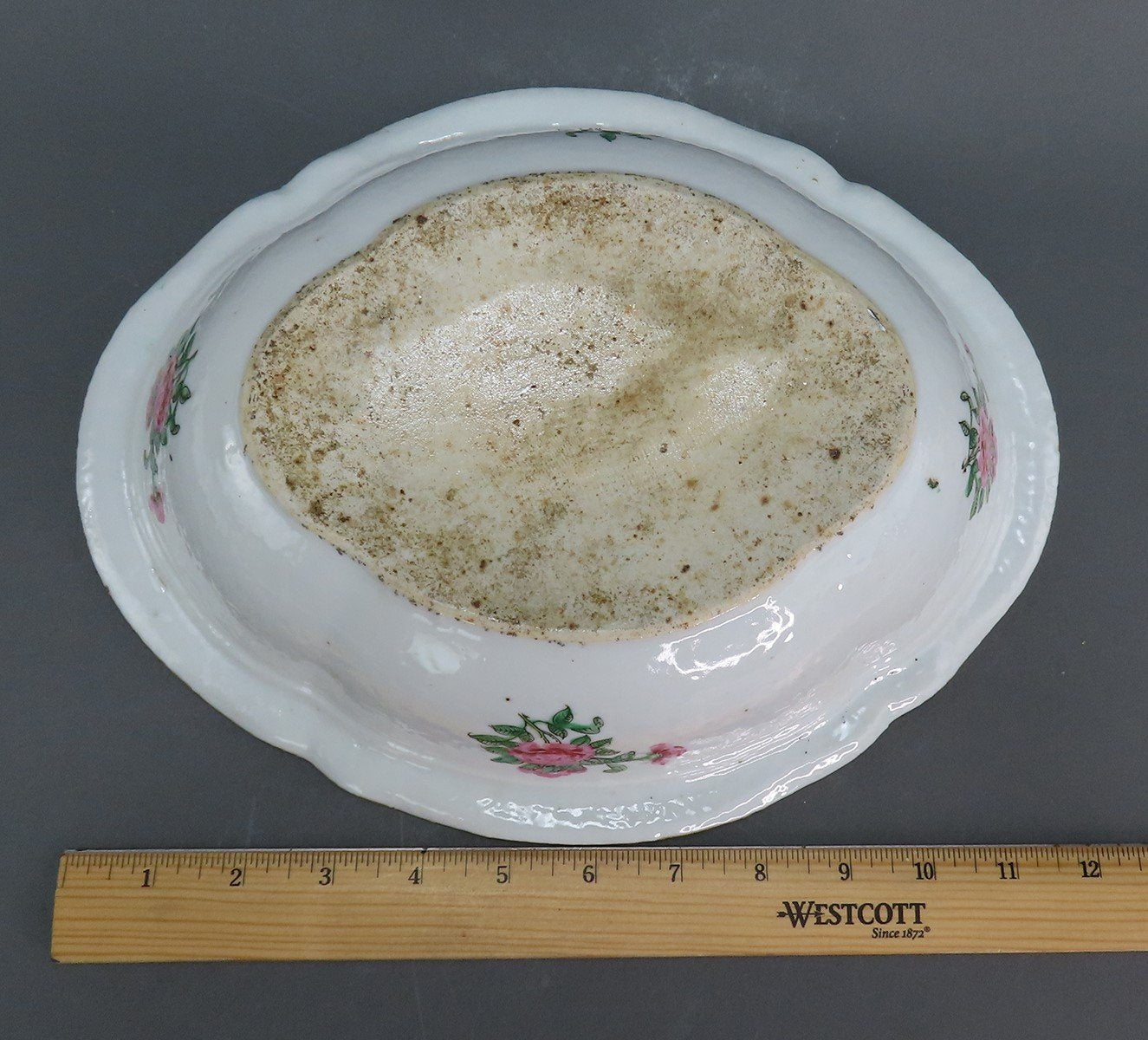 Lovely Chinese Export Porcelain Famille Rose Medallion Covered Dish c1860