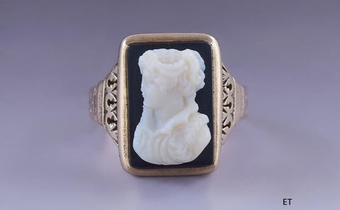 Elegant Antique Victorian 14k Gold Onyx Cameo Young Woman Ring 19th Century