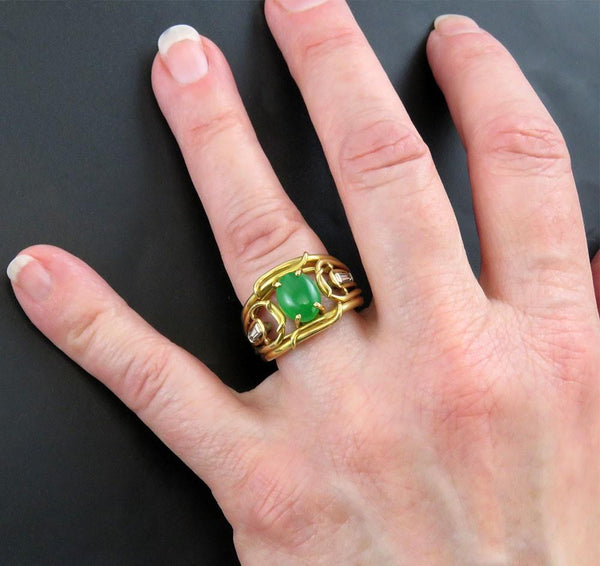 Gorgeous Unusual 18K Yellow Gold Jadeite Jade and Diamond Modern Ring