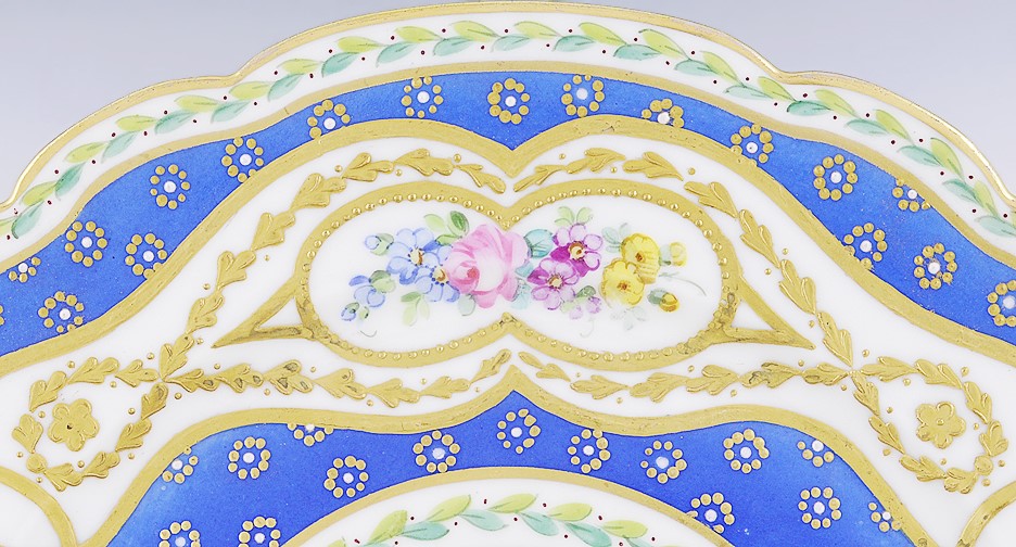 Fine ANTQ Set 12 Royal European Gilded Beaded Dinner Plates Floral Blue White