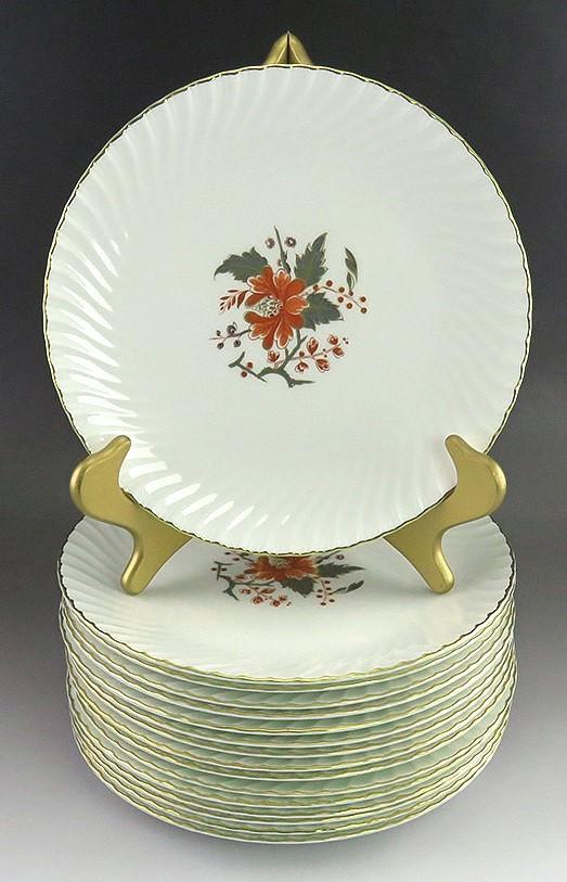 16 Fine Royal Worcester Lynbrook Pattern Porcelain Dinner Plates