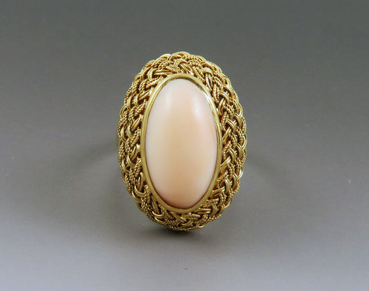 Beautiful 18k Yellow Gold Italian Angelskin Coral Oval Ring w Weave Design