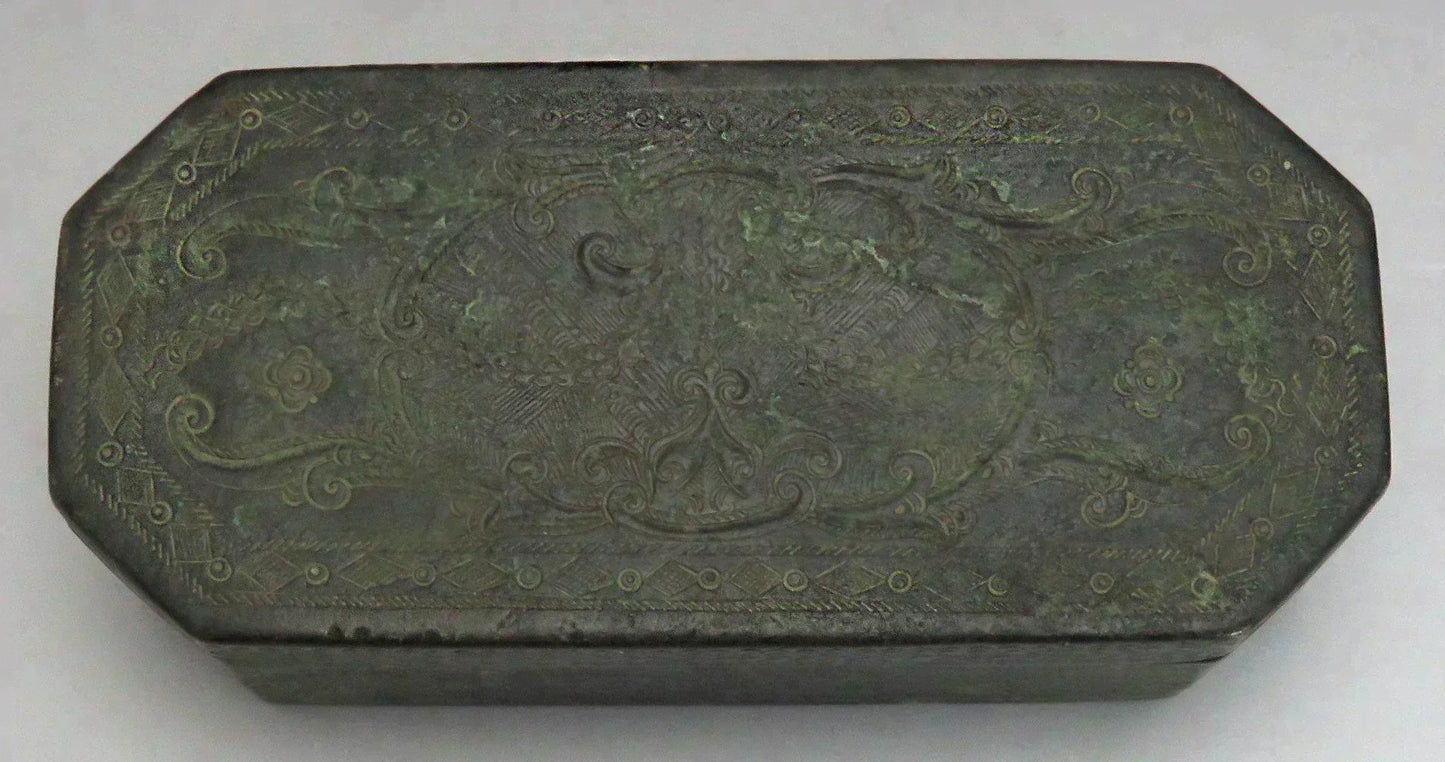 Superb c1856 Turkish? Middle Eastern? Bronze Hand Engraved Snuff Box