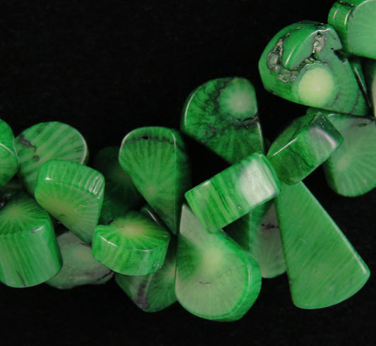 Modern Sterling Silver Green Coral Fan Design Necklace