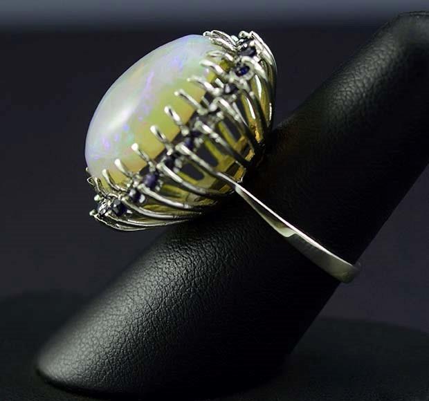 Stunning 14k White Gold Opal & Sapphire Ring Size 7