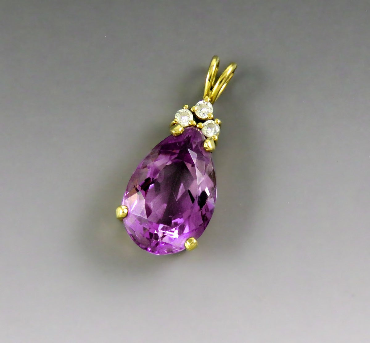 Vibrant 18k Yellow Gold ~5.3ct Amethyst Diamond Pendant