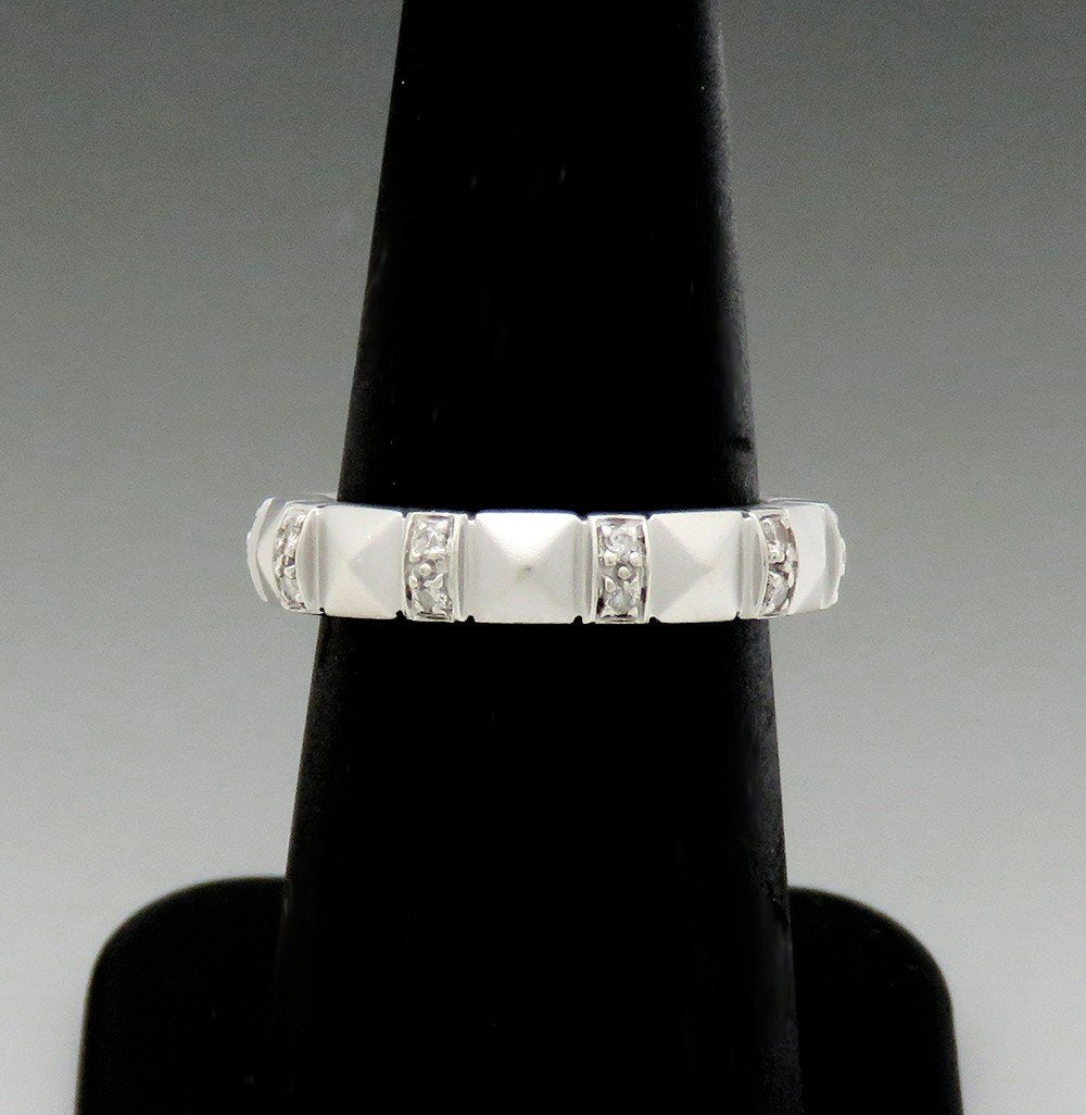 Stylish 14k White Gold Diamond Matte Finish Geometric Eternity Band Ring