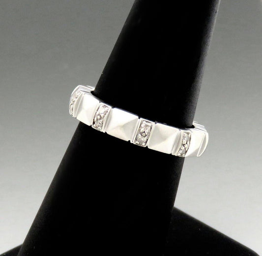 Stylish 14k White Gold Diamond Matte Finish Geometric Eternity Band Ring