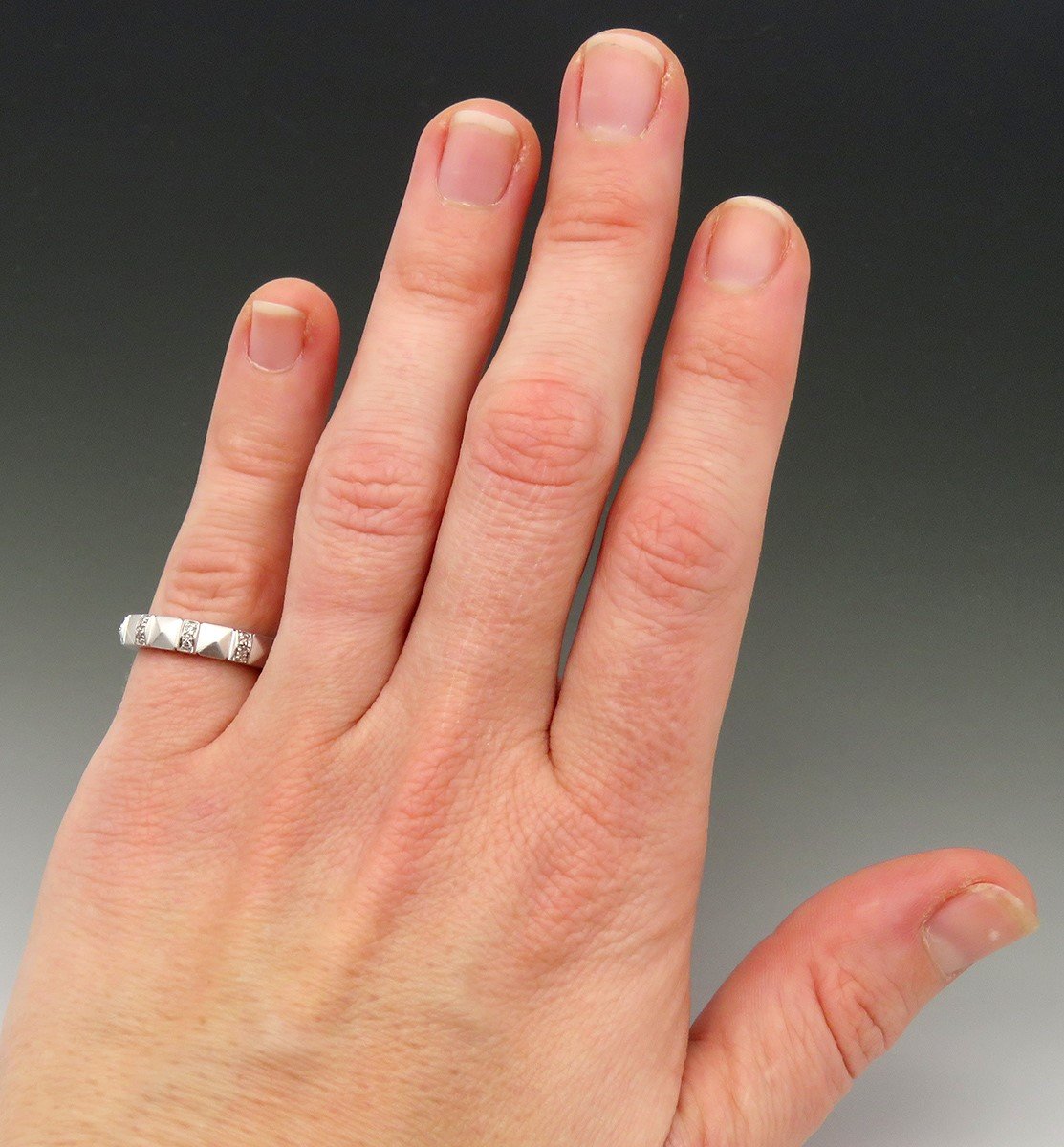 Stylish 14k White Gold Diamond Matte Finish Geometric Eternity Band Ring