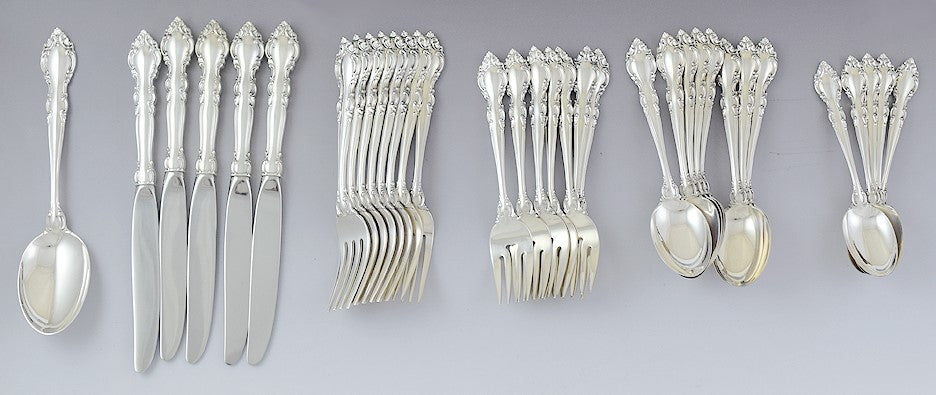 Excellent Lunt 34pc Malvern Flatware Silverware Service Set Crisp No Wear