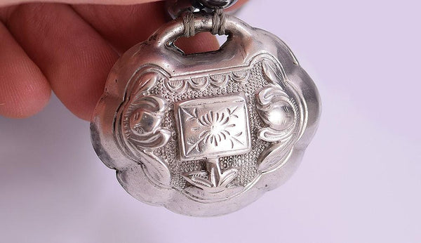 Wonderful Asian Vintage 800+ Purity Silver and Hematite Round Bead Necklace