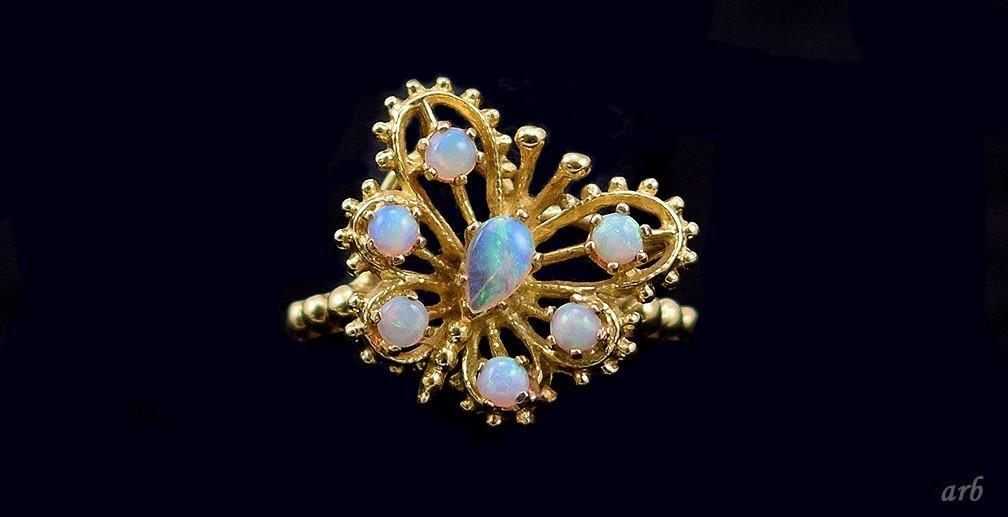 Lovely 18k Yellow Gold Filigree Opal Butterfly Form Openwork Ring