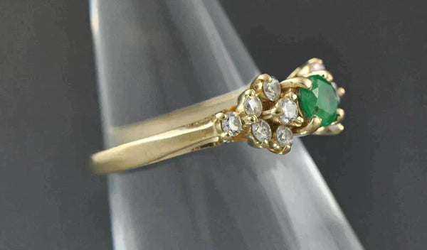 Beautiful Genuine Emerald and Diamond Ring 14k Yellow Gold Size 5.75