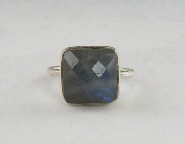 Stunning Sterling Silver and Labradorite Ring Size 8